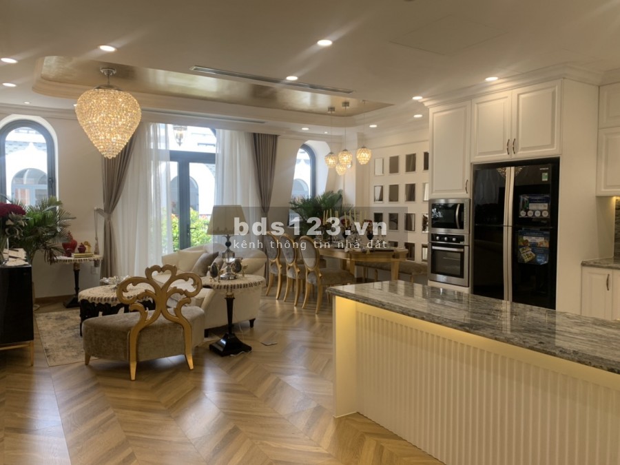 Biệt thự mini ven sông Quận 9 kết cấu 1 trệt 3 lầu và sân thượng, pháp lí sạch