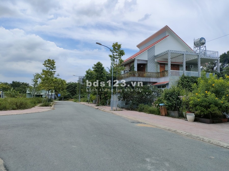 Cần tiền nên ra nhanh lô đất mặt tiền đường Bùi Hữu Nghĩa, P. Tân Hạnh, 100m2/1.4 tỷ, LH 0972.094.730