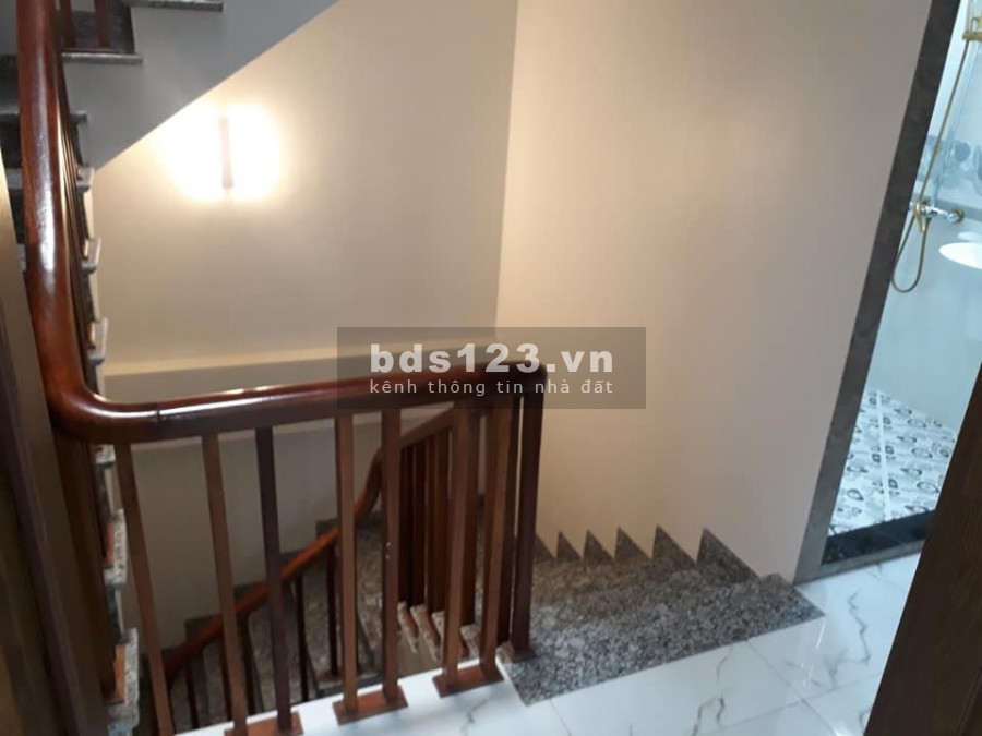 Bán gấp nhà phố Thạch Bàn, diện tích 86m2, mặt tiền 4m, nhà xây mới 4 tầng, ngõ vào 24m