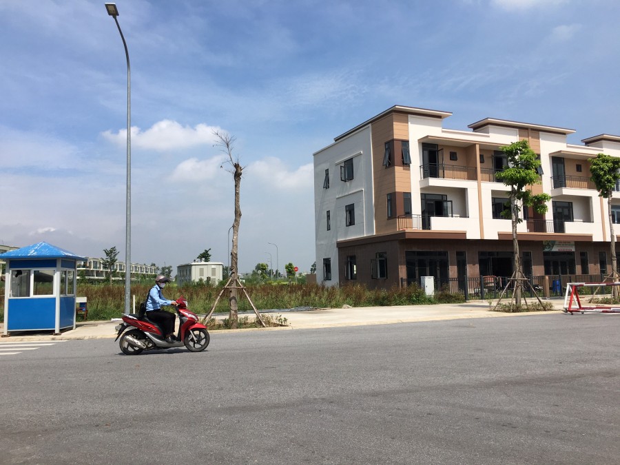 Bán nhanh Shophouse căn góc tại ngã 3 sát bãi đỗ xe, dự án cao cấp Centa Diamond