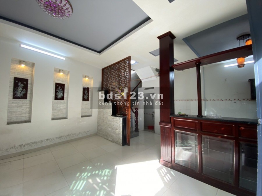 Cho thuê nhà HXH 463 Lê Đức Thọ, P.16, Gò Vấp, 6x10m, 1 trệt, 3 lầu, 12 triệu/tháng
