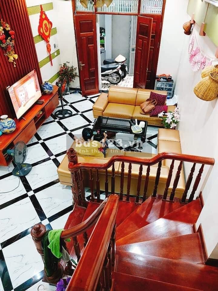 (Bán Gấp) Nhà Phố Trần Thái Tông 64M2 x 5 Tầng, Ngõ rộng kinh doanh SPA. Giá: 5.8 tỷ