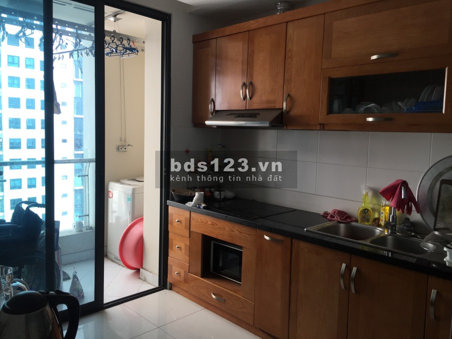Cho thuê Chung cư Golden Land Nguyễn Trãi, 94m2, 2 phòng ngủ, full đồ, 11 triệu. LH 0377983070