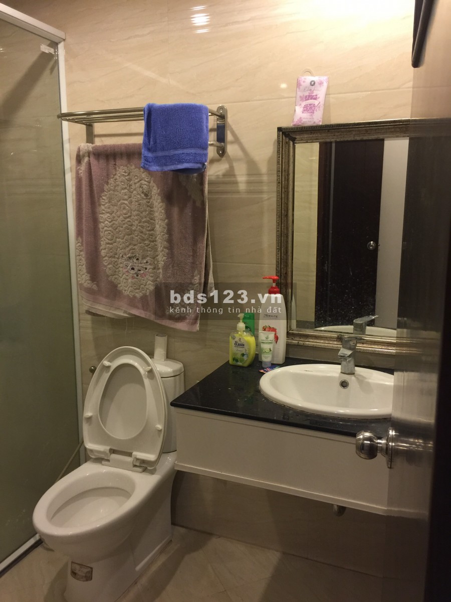 Cho thuê Chung cư Golden Land Nguyễn Trãi, 94m2, 2 phòng ngủ, full đồ, 11 triệu. LH 0377983070