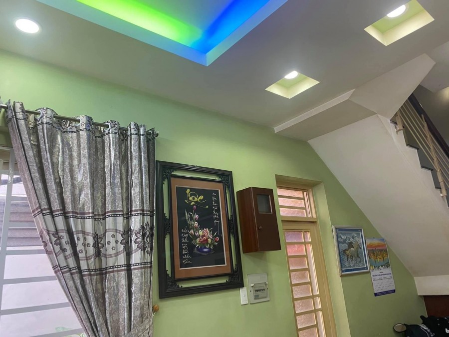 Bán nhà Trần Quang Khải giá rẻ sốc 80m2 x 4 tầng, hẻm xe hơi.lh 0376966383