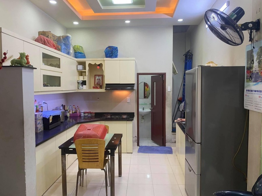 Bán nhà Trần Quang Khải giá rẻ sốc 80m2 x 4 tầng, hẻm xe hơi.lh 0376966383
