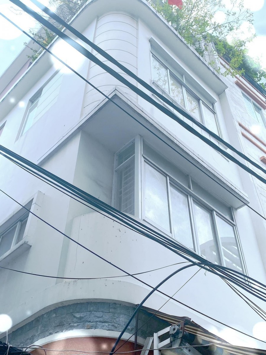 Bán nhà Trần Quang Khải giá rẻ sốc 80m2 x 4 tầng, hẻm xe hơi.lh 0376966383