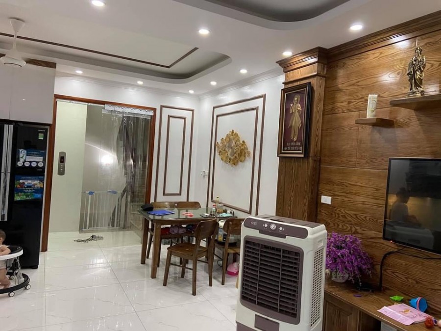 Nhà vừa lên, chủ cần bán gấp 63m phố Hàm Nghi, 6 tầng, lô góc, thang máy, kinh doanh, mt 6m