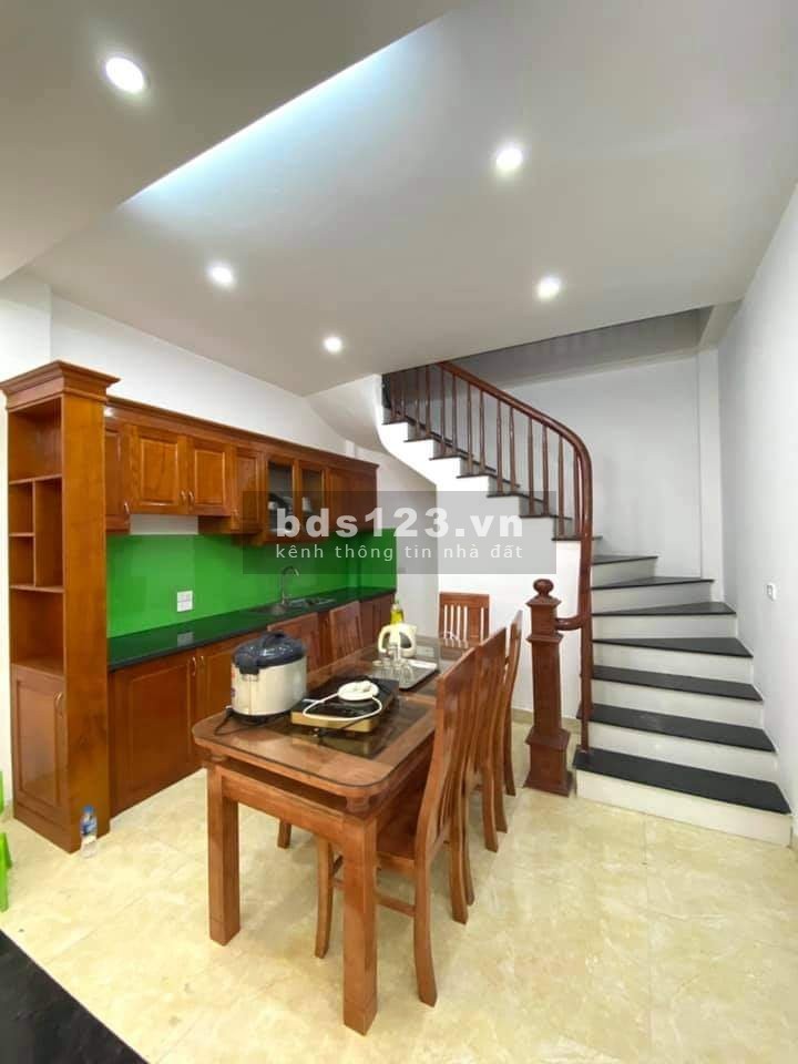 Nhà nguyên căn Cầu Bươu Thanh Trì, mặt ngõ ô tô tránh, kinh doanh nhà siêu đẹp, lhcc