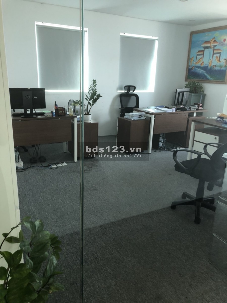 Cho thuê văn phòng đường Lê Văn Lương, Quận Cầu Giấy, giá cho thuê 70 triệu/tháng