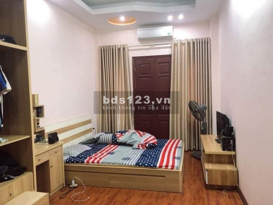 Nhà Âu Cơ, 20m ra ô tô, diện tích sử dụng 80m2 vườn hoa, giá bán 3.7 tỷ