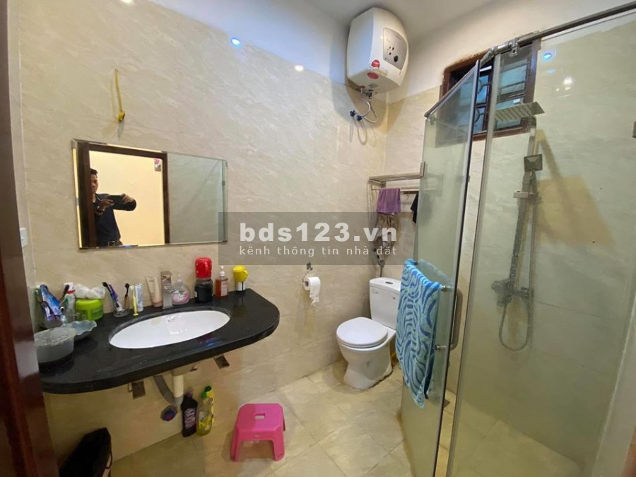 Bán nhà riêng, mặt ngõ Đặng Thùy Trâm giá bán 14.8 tỷ, dtsd 70m2, Oto đỗ