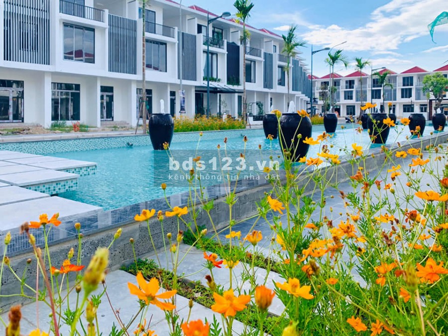 Hàng hiếm chỉ còn duy nhất 1 căn Royal Park khu B, view hồ cá koi, lh 0962628872