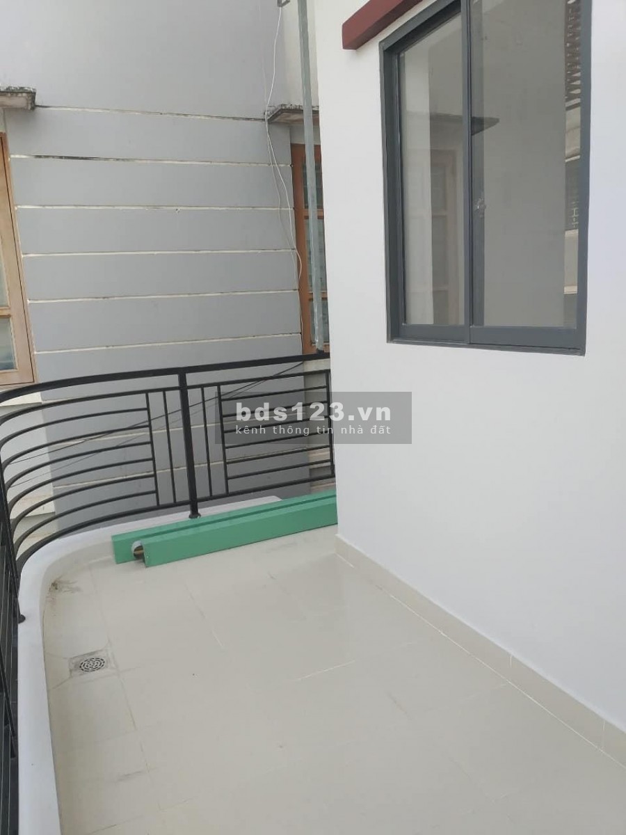 Bán nhà Quận Tân Bình dt 70m2 đúc 3 tầng lô góc hẻm xe hơi 5m giá 7 tỷ 3