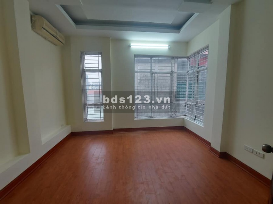 Cần bán nhà ở Khương Đình dt 40m2 5 tầng 4.15 tỷ chính chủ nhà mới đẹp