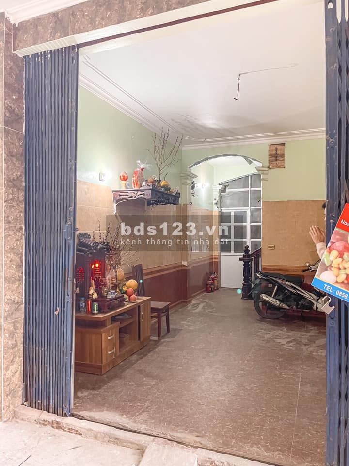Bán Nhà Quang Trung, dt 60m2 2 tầng, mt 4m, giá nhỉnh 2 tỷ, ô tô đôc cửa, giá bao tốt