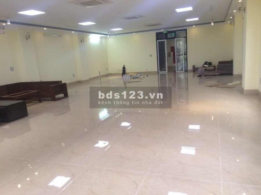 Cho thuê sàn văn phòng mặt phố Thanh Nhàn diện tích 60m2 x 6 tầng, mt 4m