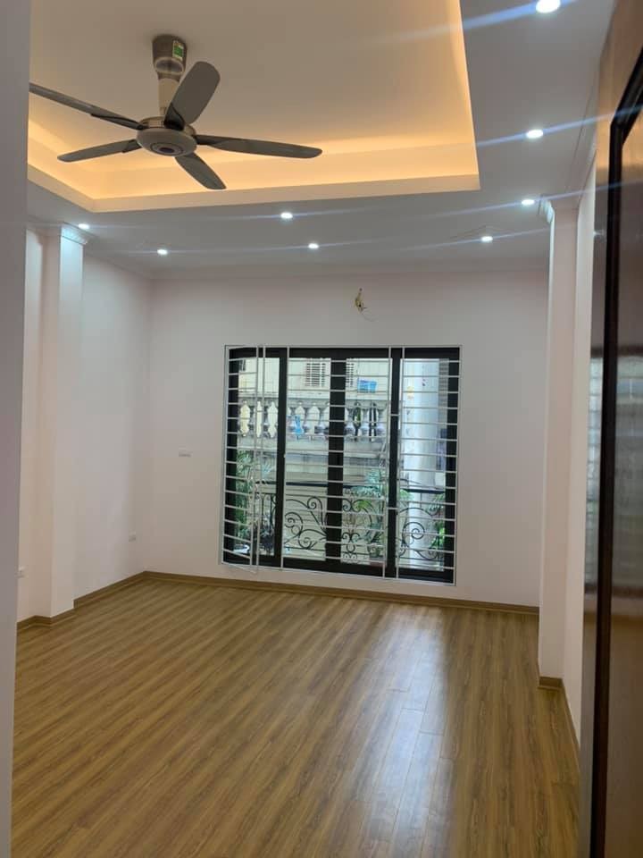 Bán Nhà Mặt phố Thành Công dt 80m2, 5 tầng Quận Ba Đình giá 260tr/m2