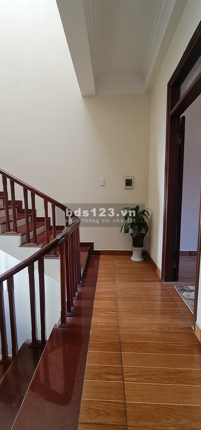 Bán nhà phân lô hàng không Nguyễn Sơn 75m, ô tô, ở luôn chỉ 7 tỷ 0888868583