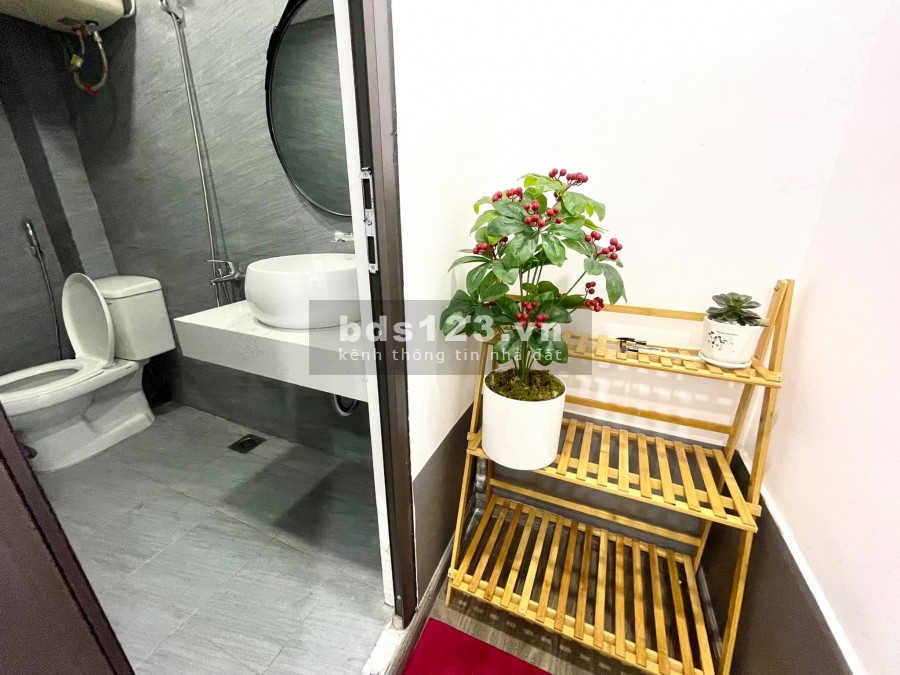 Cần bán nhà Tôn Thất Tùng giá 80 triệu/m2 diện tích 35 m2, giá bán 2 tỷ
