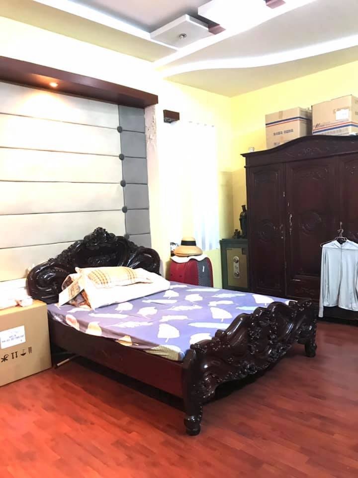 Chính chủ bán nhà phố Đào Tấn Quận Ba Đình, dt 45m2, ô tô tránh, giá 8.6 tỷ, sổ đỏ