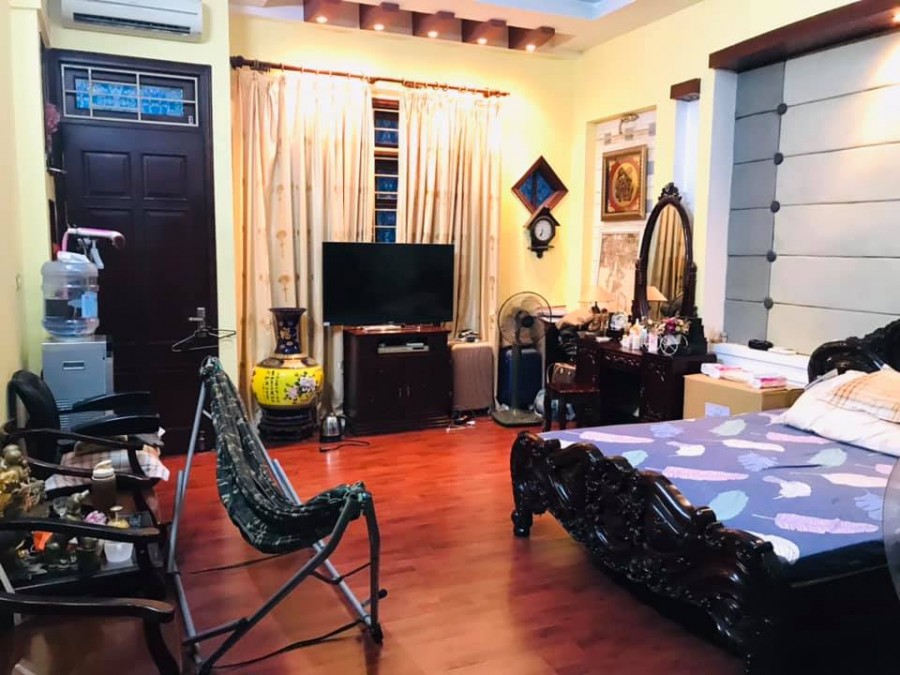 Chính chủ bán nhà phố Đào Tấn Quận Ba Đình, dt 45m2, ô tô tránh, giá 8.6 tỷ, sổ đỏ