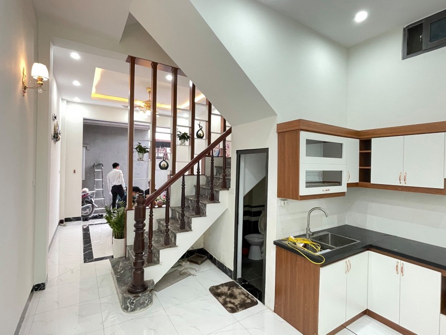 Bán nhà diện tích 40m2 trung tâm quận Cầu Giấy Ô tô đỗ cửa giá nhỉnh 4 tỷ