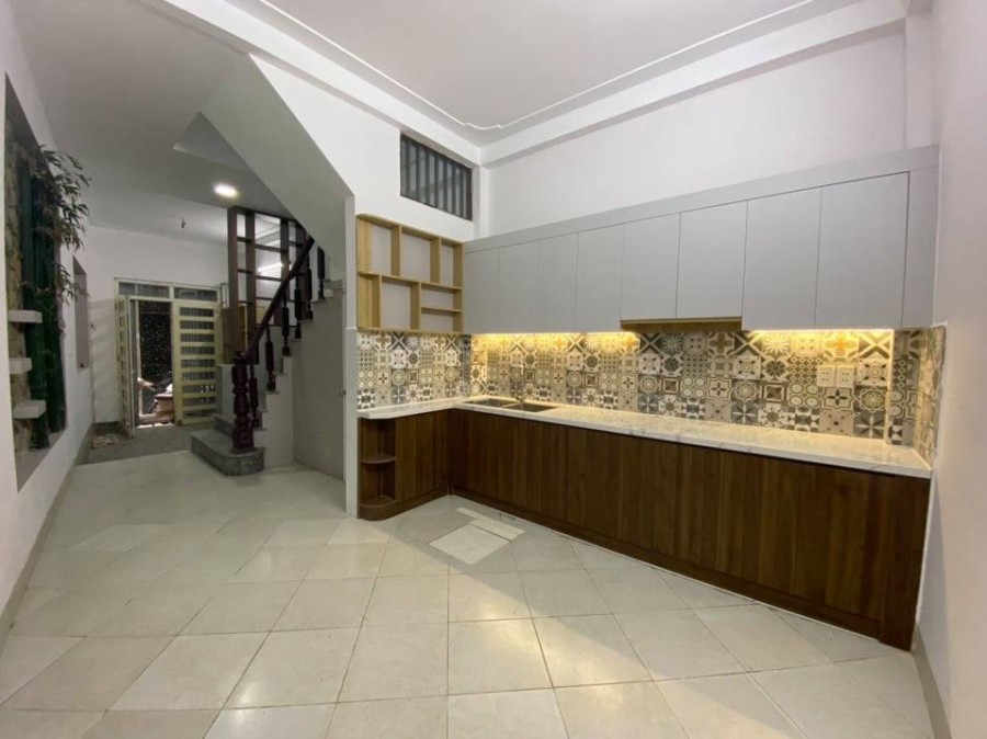 Bán nhà ở sướng lô góc Hà Trì, dt 33m2, giá 2.52 tỷ, ô tô đỗ gần, sổ chính chủ