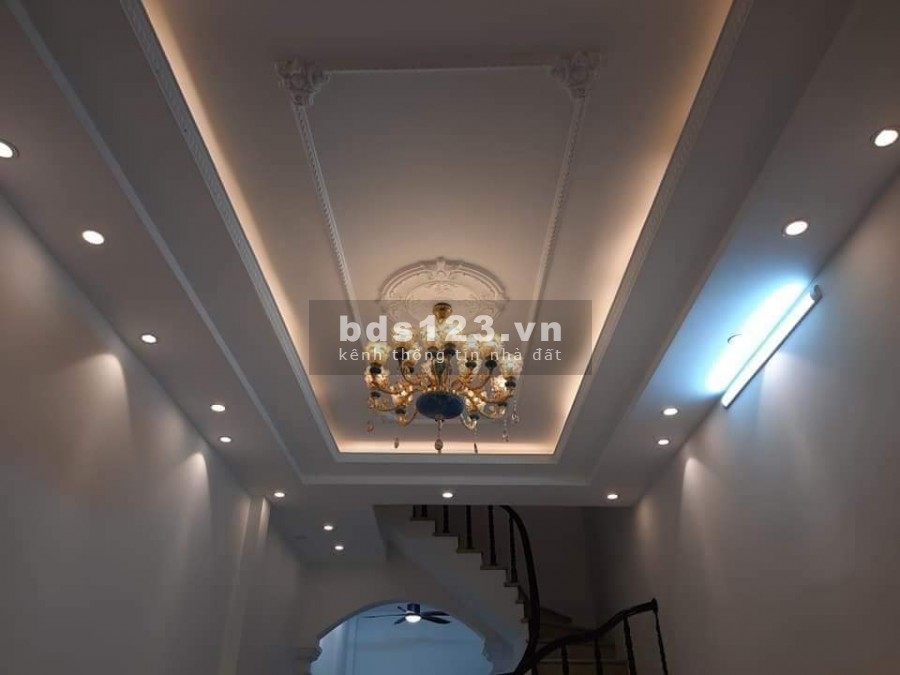 Minh Khai giá 3.65 tỷ, dt 45m2 x 3 tầng, vị trí đẹp, ngõ thông rất nhiều phố, tiện giao thông đi lại