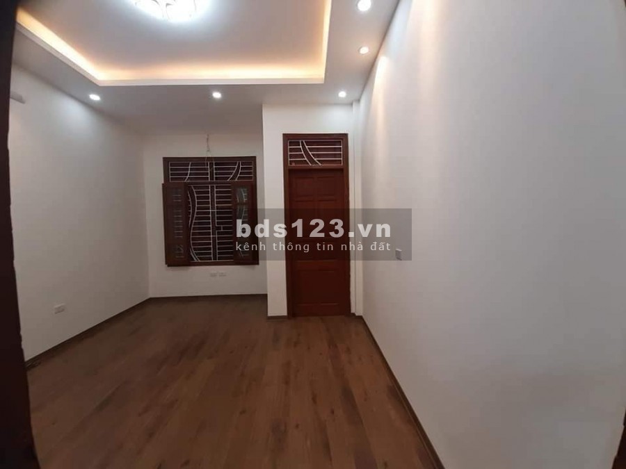 Minh Khai giá 3.65 tỷ, dt 45m2 x 3 tầng, vị trí đẹp, ngõ thông rất nhiều phố, tiện giao thông đi lại