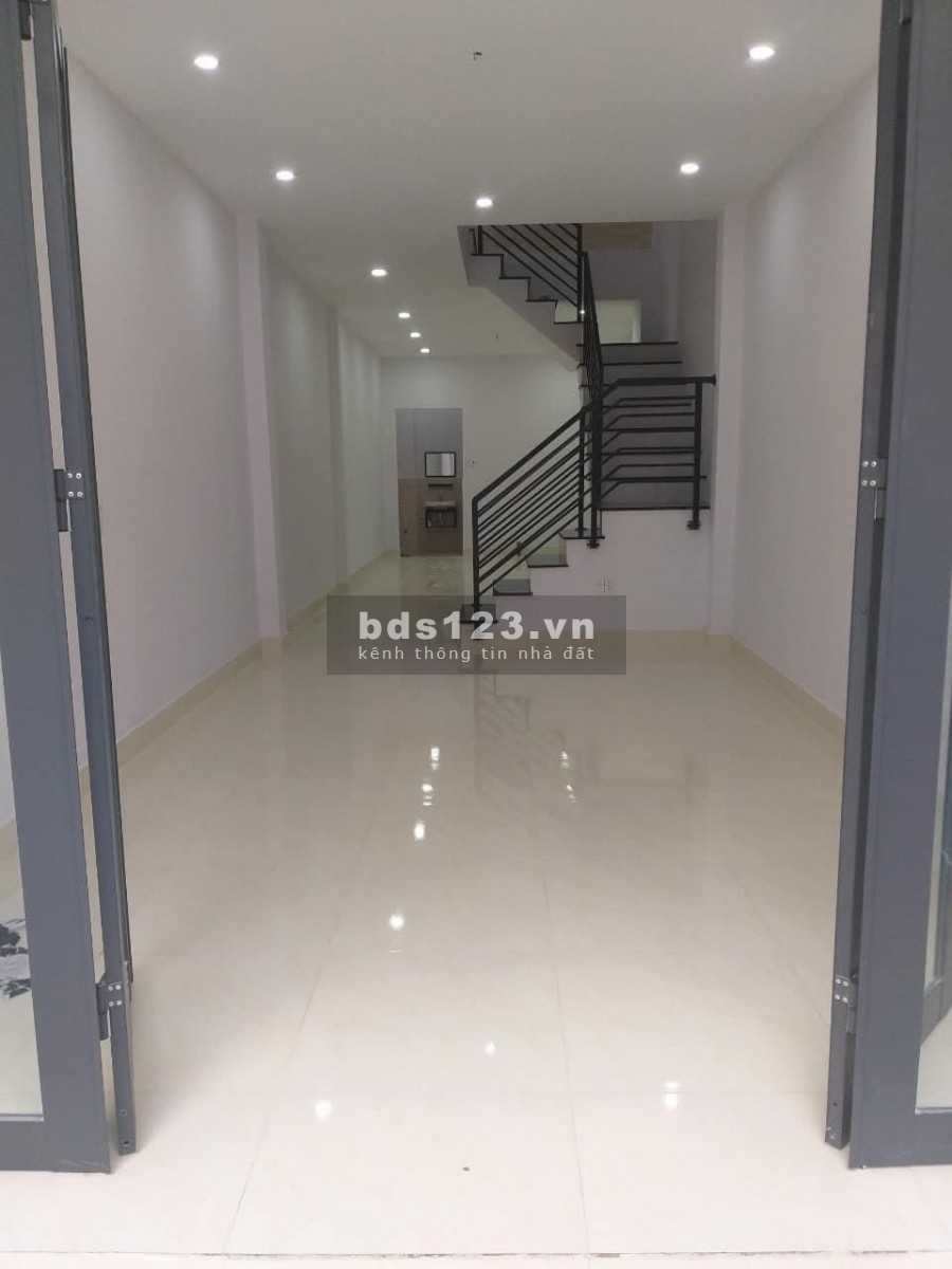 Bán nhà Quận Tân Bình dt 70m2 đúc 3 tầng lô góc hẻm xe hơi 5m giá 7 tỷ 3