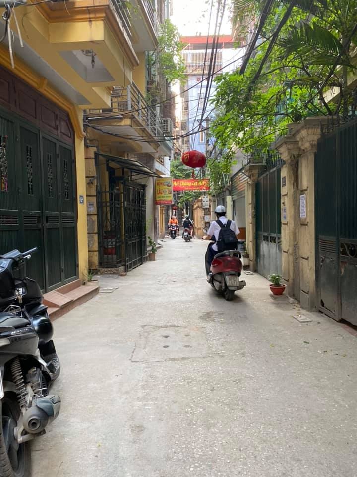 Siêu Phẩm!! Nhà riêng diện tích 100m2, 4 tầng đẹp ở ngõ 79 Cầu Giấy, chỉ với 9 tỷ