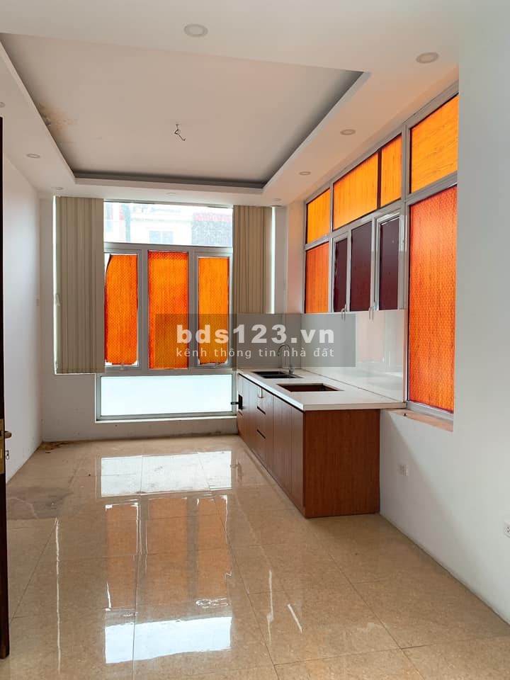 Chính chủ bán biệt thự 2 mặt tiền đường, 2 bước chân ra hồ điều hoà, an sinh tuyệt