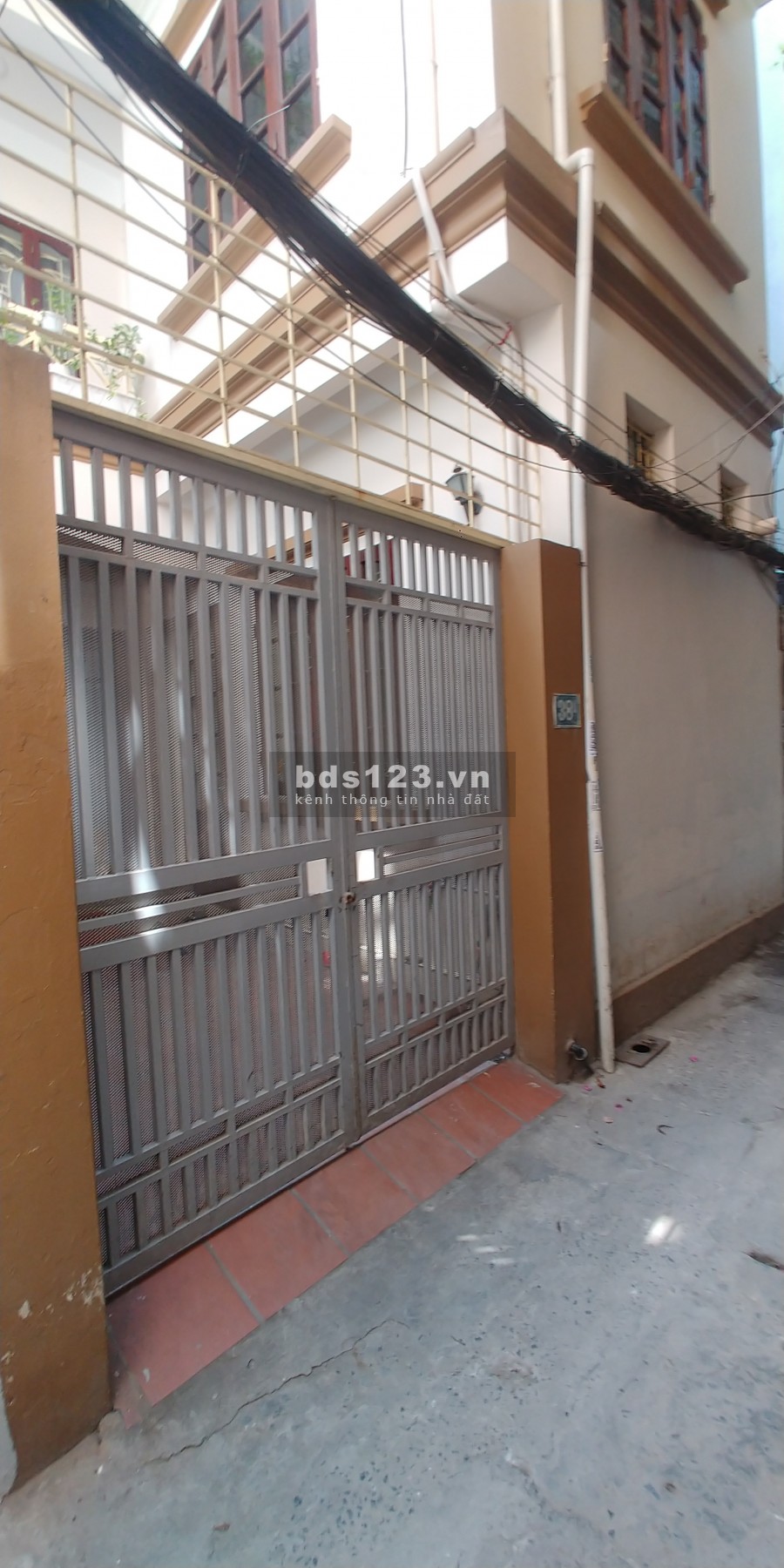 Bán nhà nguyên căn rộng 70m2, 3 tầng, sân vườn đầy đủ, giá bán 6.8 tỷ
