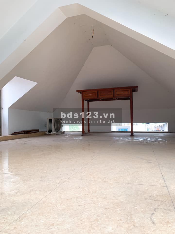 Chính chủ bán biệt thự 2 mặt tiền đường, 2 bước chân ra hồ điều hoà, an sinh tuyệt