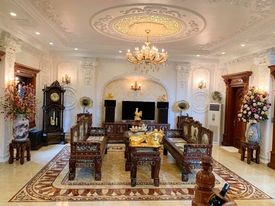 Bán nhà Chùa Láng lô góc ô tô đổ cửa, diện tích 60m2, giá 5.2 tỷ, lh 0972783990