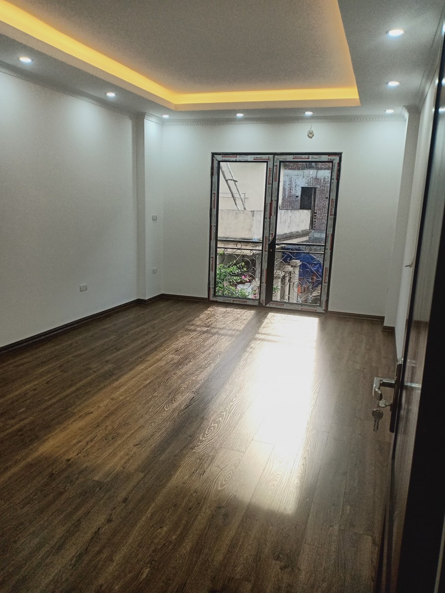 Bán nhà mới đẹp Phạm Văn Đồng diện tích 40m2, giá chỉ 3,2 tỷ Ô tô đỗ cửa