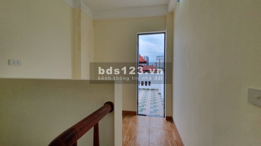 Nhà nội thành giá ngoại thành đường Kim Ngưu, 5 tầng mới koong, dt 1.78 tỷ, lhcc