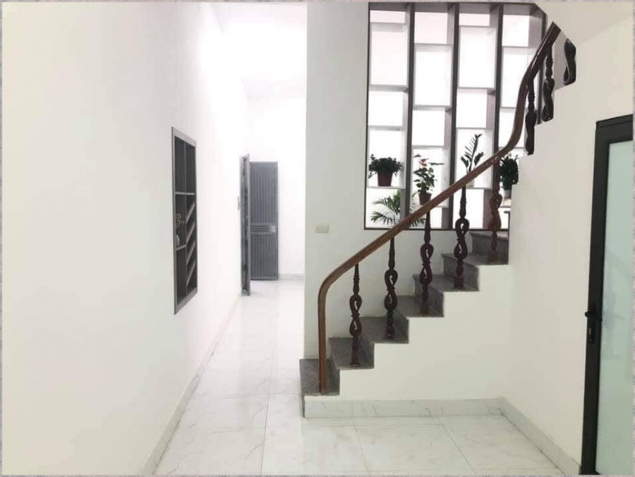 Bán nhà Minh Khai diện tích sử dụng 45m2 ngõ to sát ô tô giá bán chỉ 3.2 tỉ