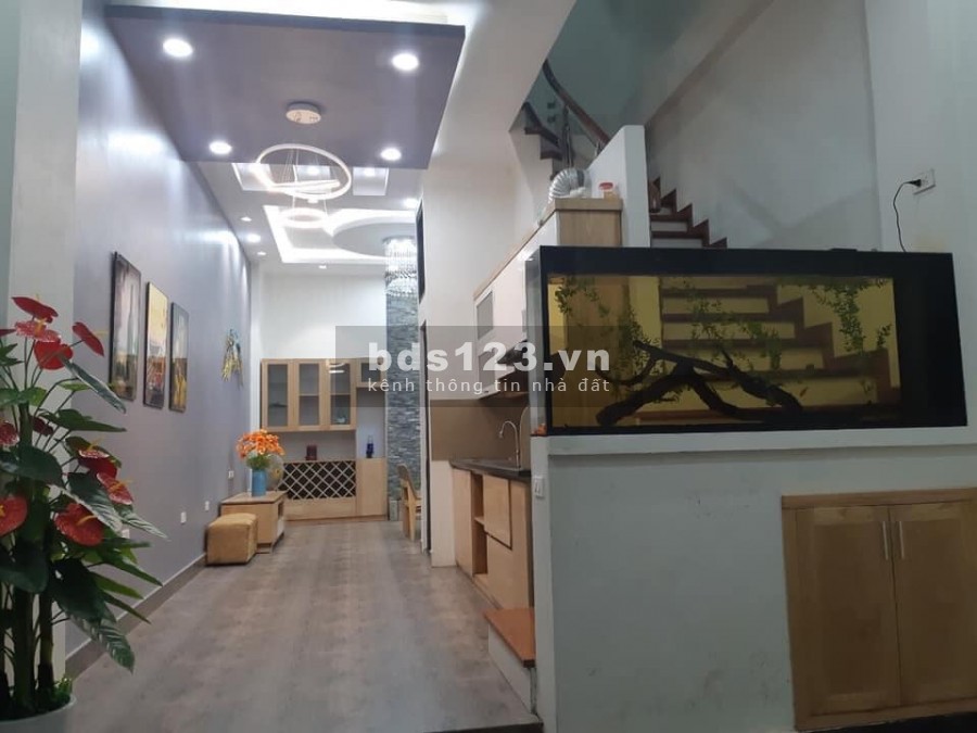 Bán nhà nguyên căn ở ngay, thiết kế đẹp bao sang, liên hệ 0981901069, nhỉnh 3 tỷ