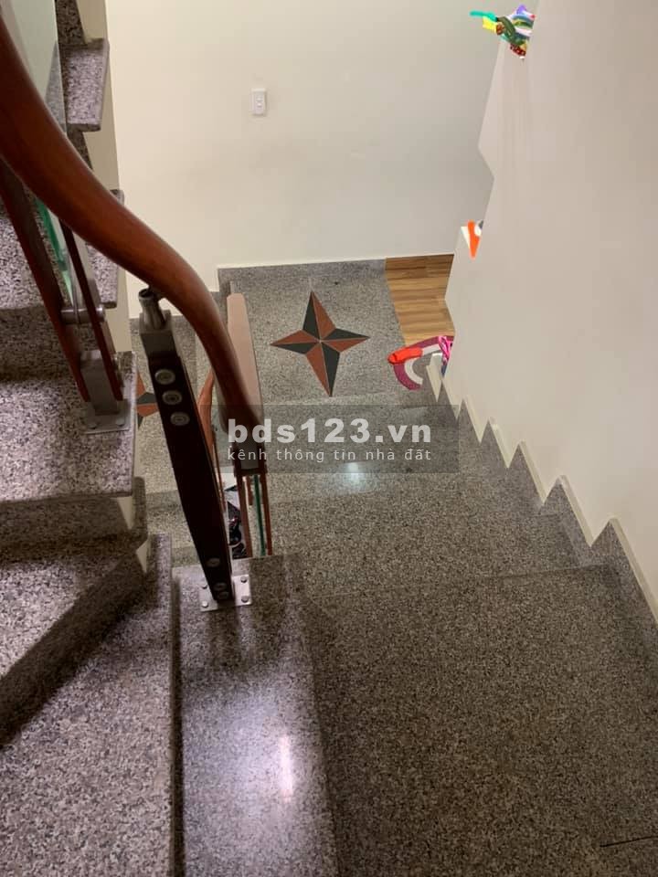 Bán gấp nhà 3,5 tầng Tại Vĩnh Niệm,đường 4m giá chỉ 2,99 tỷ Nhà đẹp, thiết kế riêng