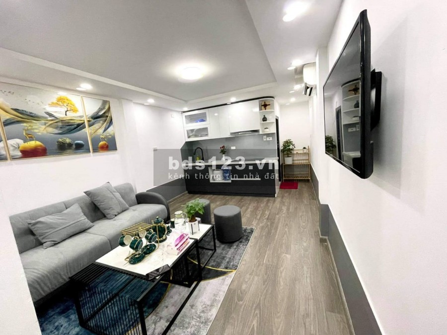Nhà đẹp Trường Chinh, cực gần phố 4 tầng đúc, dt 35m2, mt 3.7m, giá 2.97 tỷ.