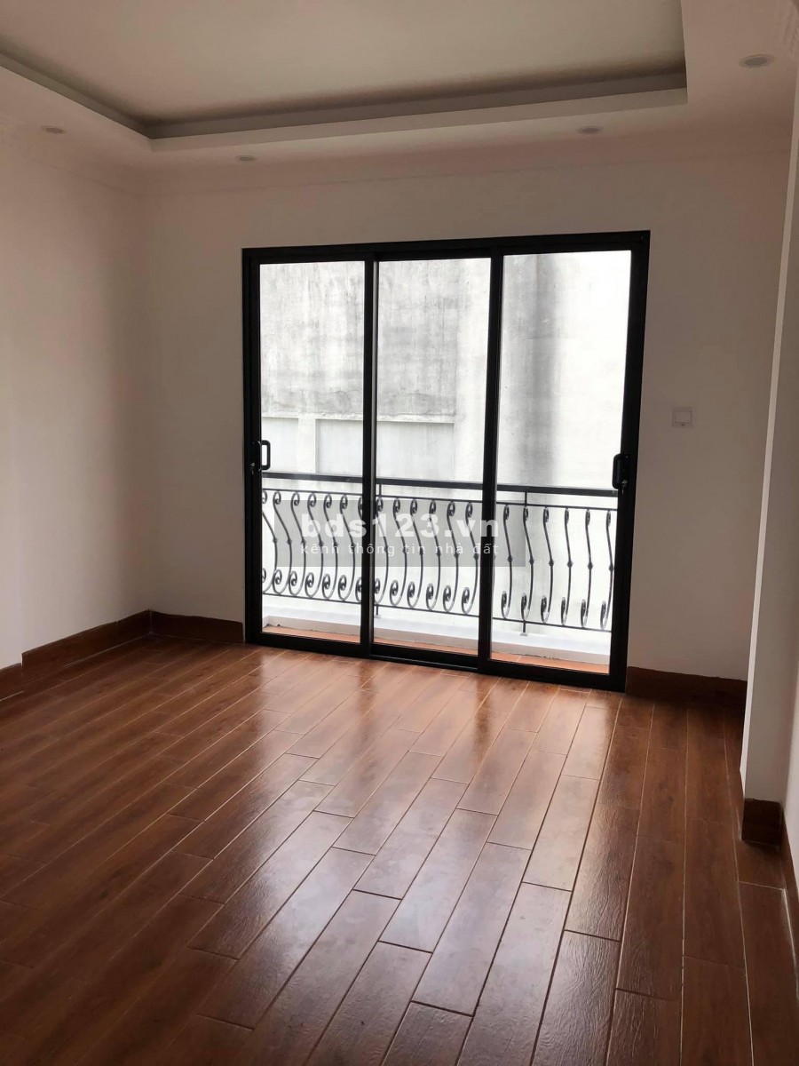 Nhà mới xây 5 tầng ngõ 208 Thụy Khuê dt 54m2 mt 4m giá 7,5 tỷ lh 0392969999