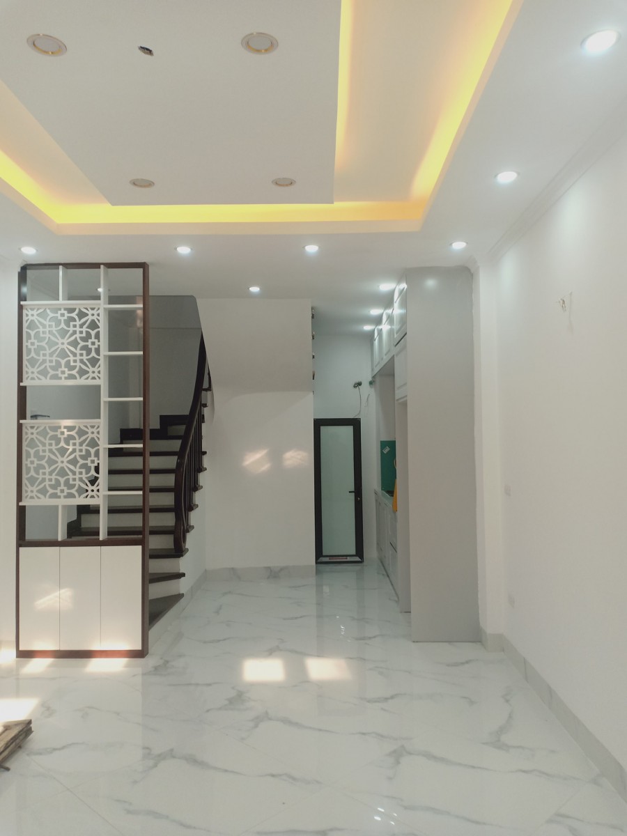 Bán nhà mới đẹp Phạm Văn Đồng diện tích 40m2, giá chỉ 3,2 tỷ Ô tô đỗ cửa