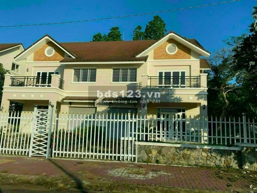 Biệt thự nghỉ dưỡng tại Nhơn Trạch Đồng Nai cần bán gấp, đã hoàn công đầy đủ