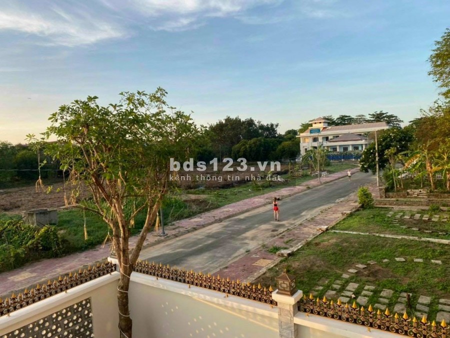 Biệt thự nghỉ dưỡng tại Nhơn Trạch Đồng Nai cần bán gấp, đã hoàn công đầy đủ