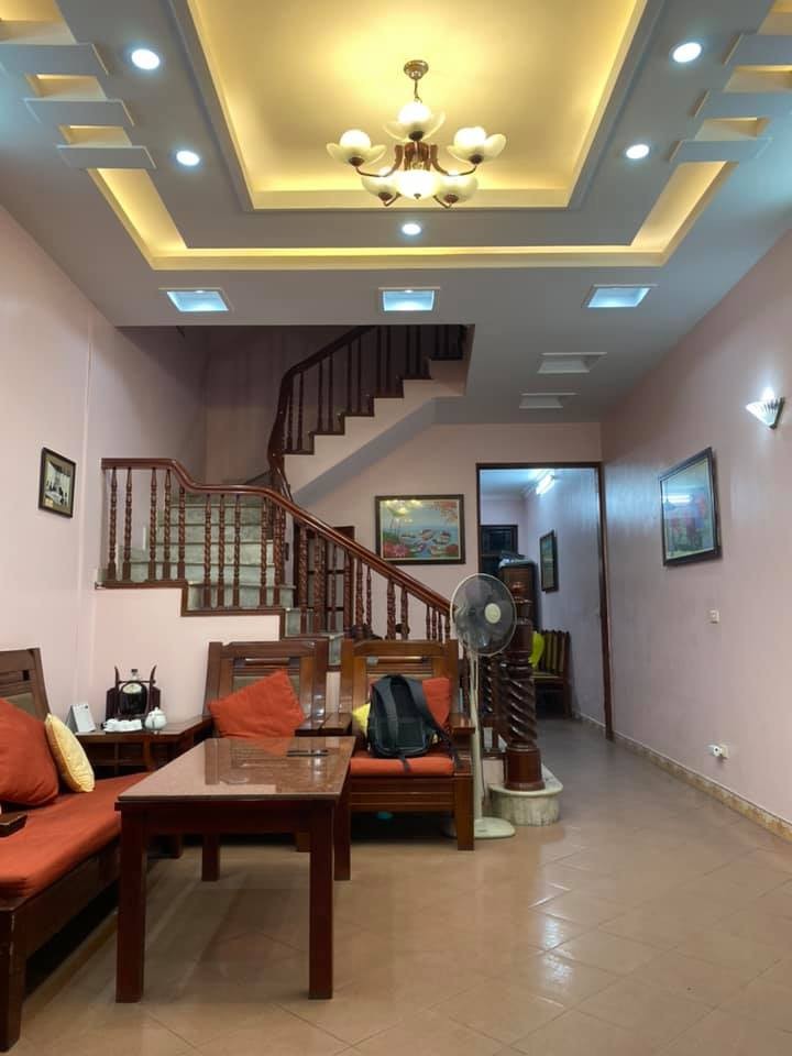 Siêu Phẩm!! Nhà riêng diện tích 100m2, 4 tầng đẹp ở ngõ 79 Cầu Giấy, chỉ với 9 tỷ