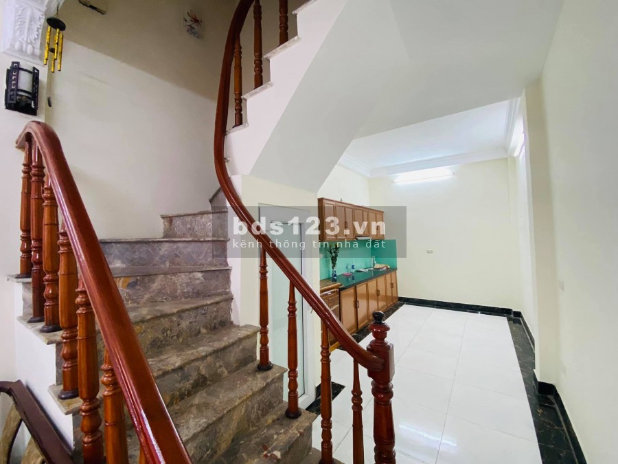 Bán nhà Vĩnh Hưng cực đẹp dt 30m x 5 tầng giá chỉ nhỉnh 2 tỷ có thương lượng sâu