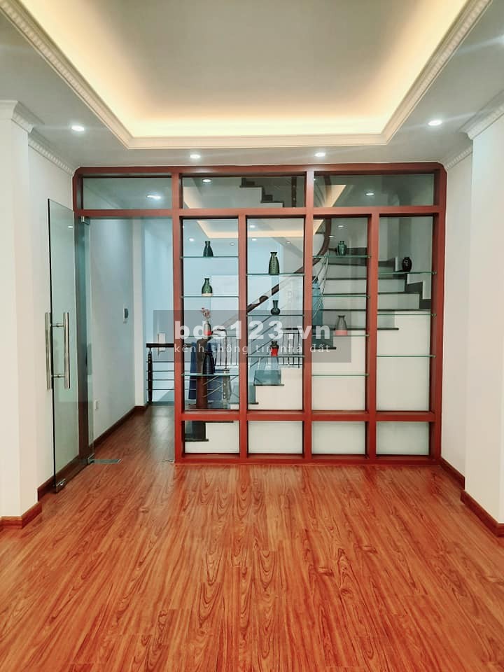 Bán nhà mới 5 tầng, Cổ Nhuế, 48m2 giá 4.3 tỷ. View đẹp, thoáng sáng long lanh