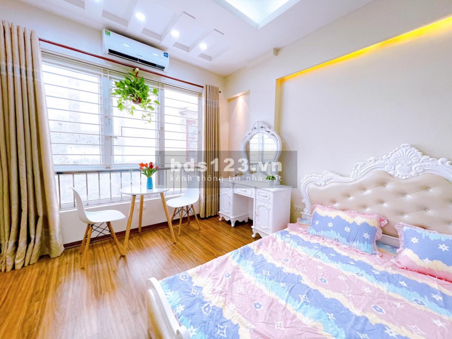 Bán nhà nguyên căn Cầu Giấy, doanh thu 45 triệu/tháng, dt 50m2, 5 tầng, giá chỉ 5.6 tỷ